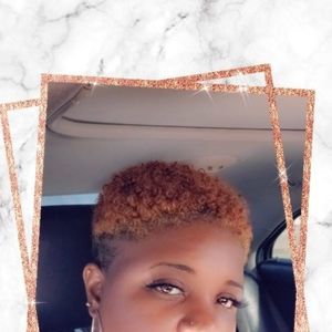 Meet your Posher, Ashley